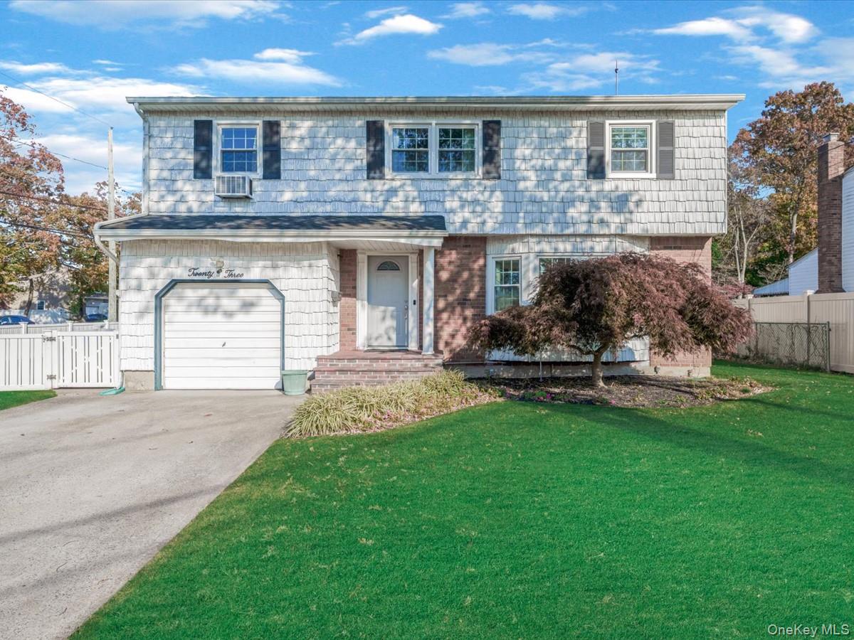 #4 photo, 23 Paul Court, North Babylon , NY 11703