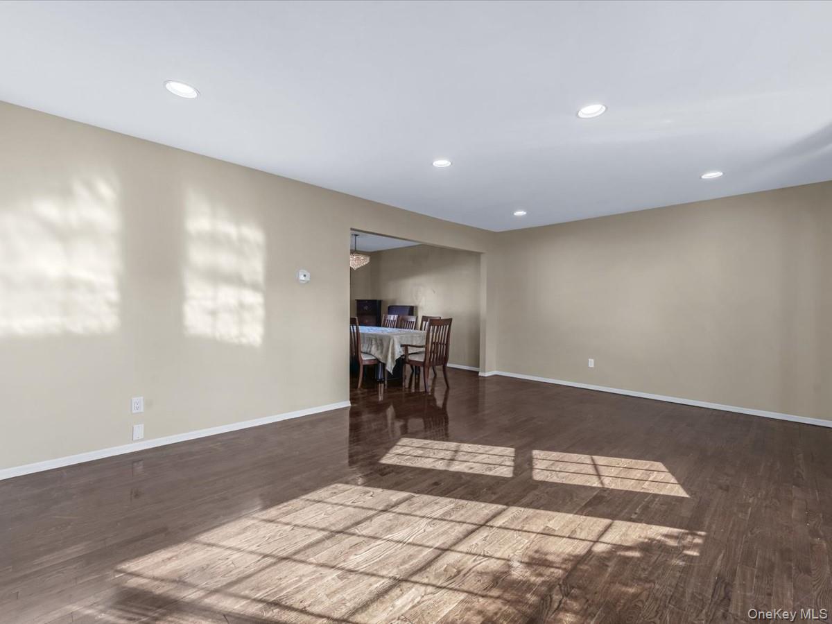 #6 photo, 23 Paul Court, North Babylon , NY 11703