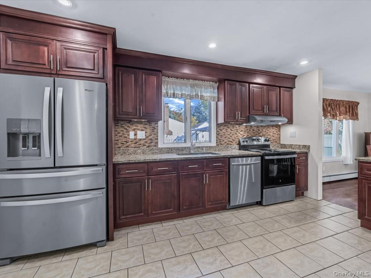 #7 photo, 23 Paul Court, North Babylon , NY 11703