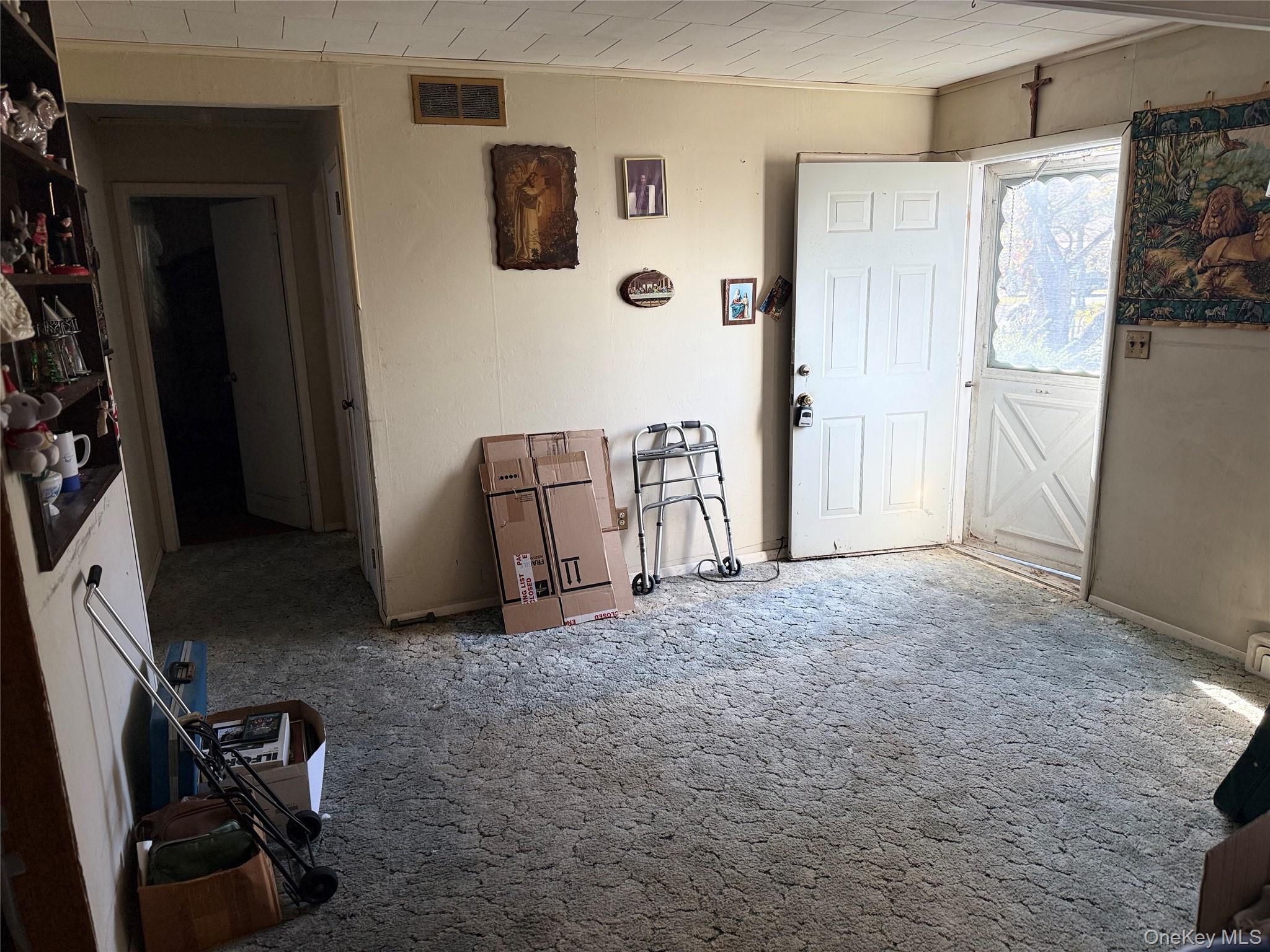 #5 photo, 1663 N Thompson Drive, Bay Shore , NY 11706