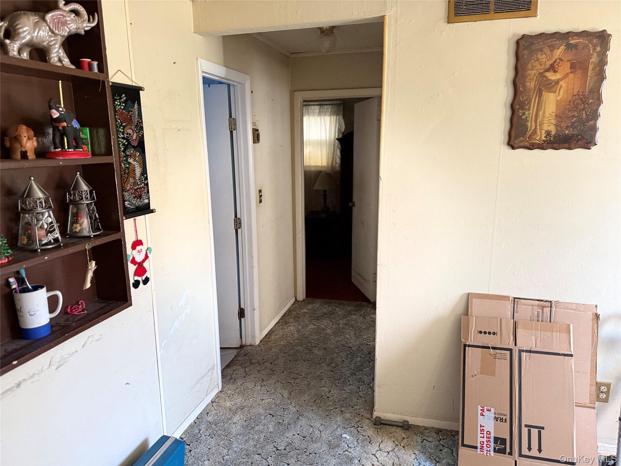 #6 photo, 1663 N Thompson Drive, Bay Shore , NY 11706