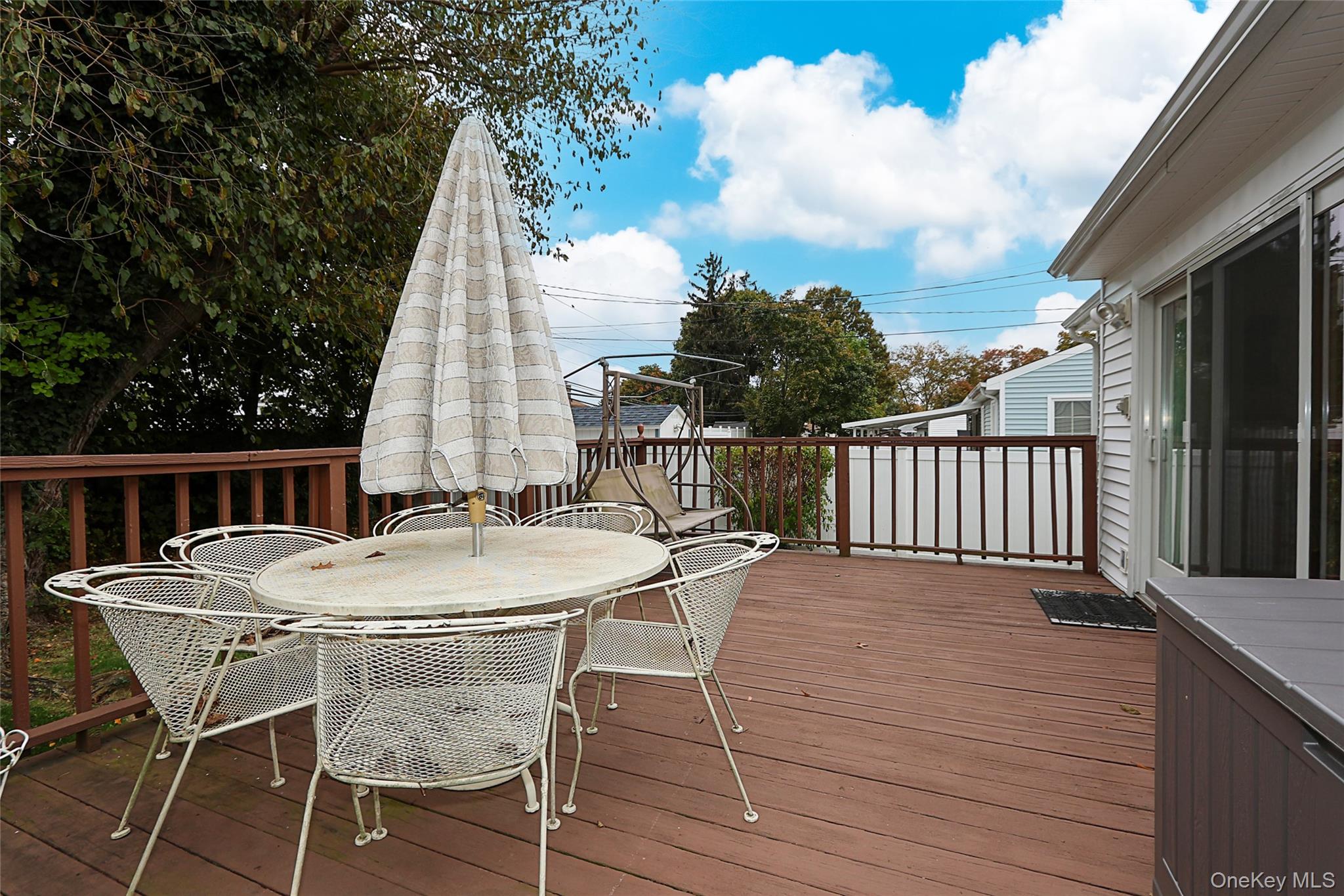 #19 photo, 6 Gerhard Road, Plainview , NY 11803