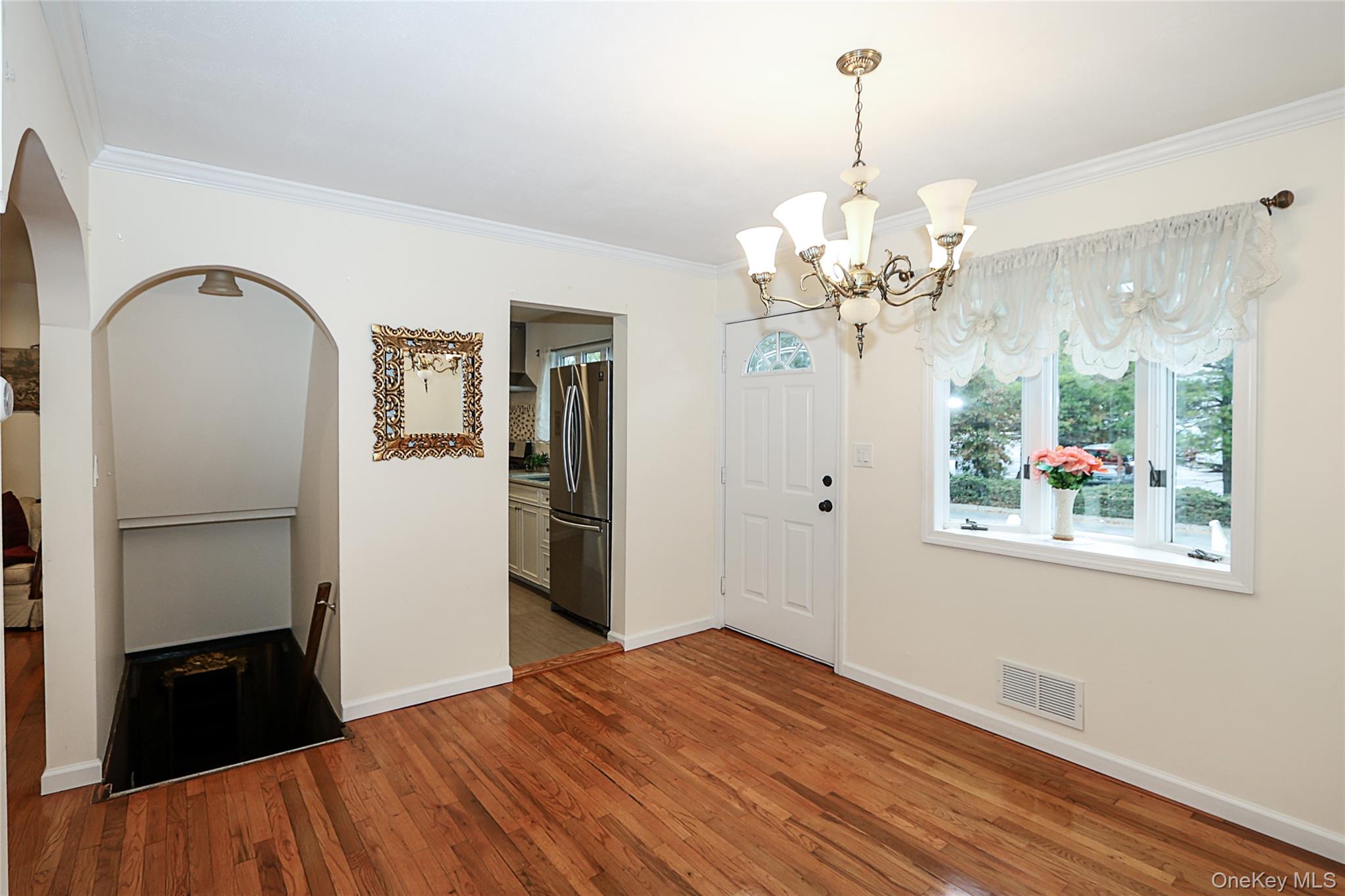 #8 photo, 6 Gerhard Road, Plainview , NY 11803