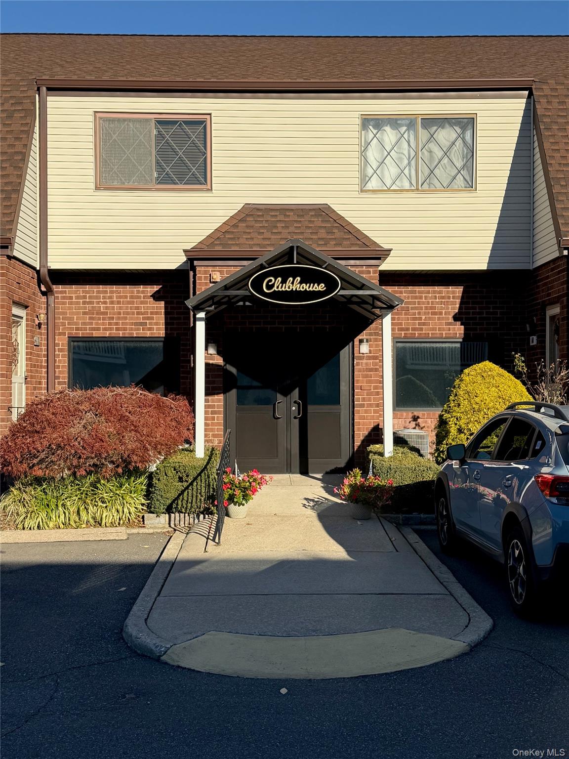 #20 photo, 118 Clubhouse, Copiague , NY 11726