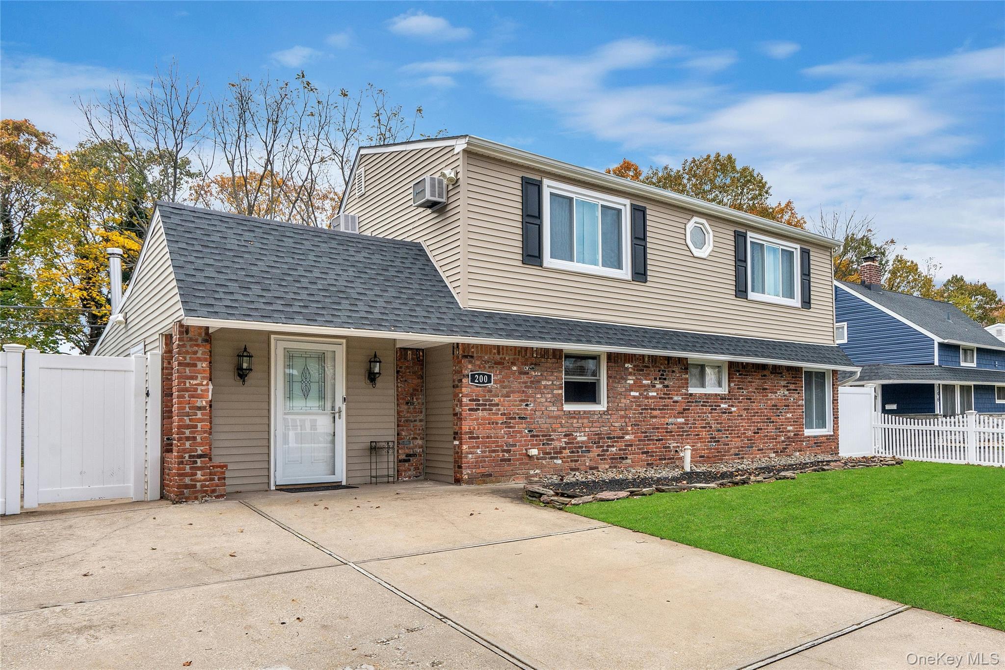 #2 photo, 200 Willowood Drive, Wantagh , NY 11793