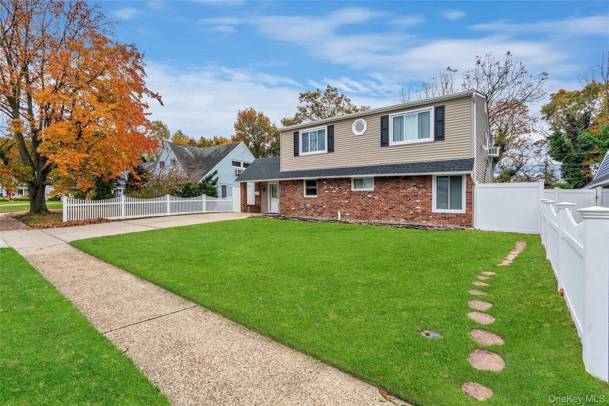 #3 photo, 200 Willowood Drive, Wantagh , NY 11793