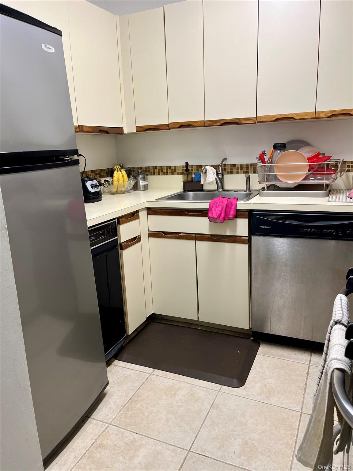 #12 photo, 512 115th Street, College Point , NY 11356