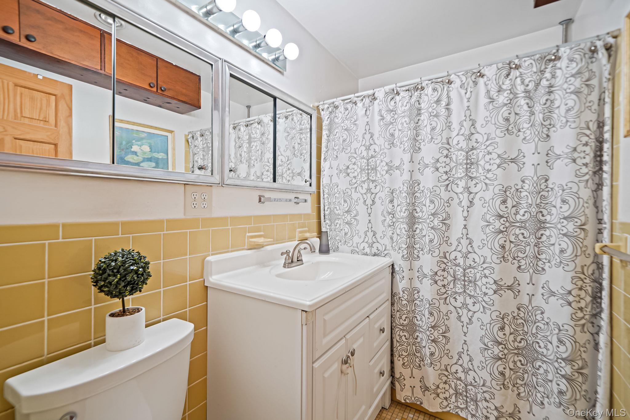 #20 photo, 6645 69th Street, Middle Village , NY 11379