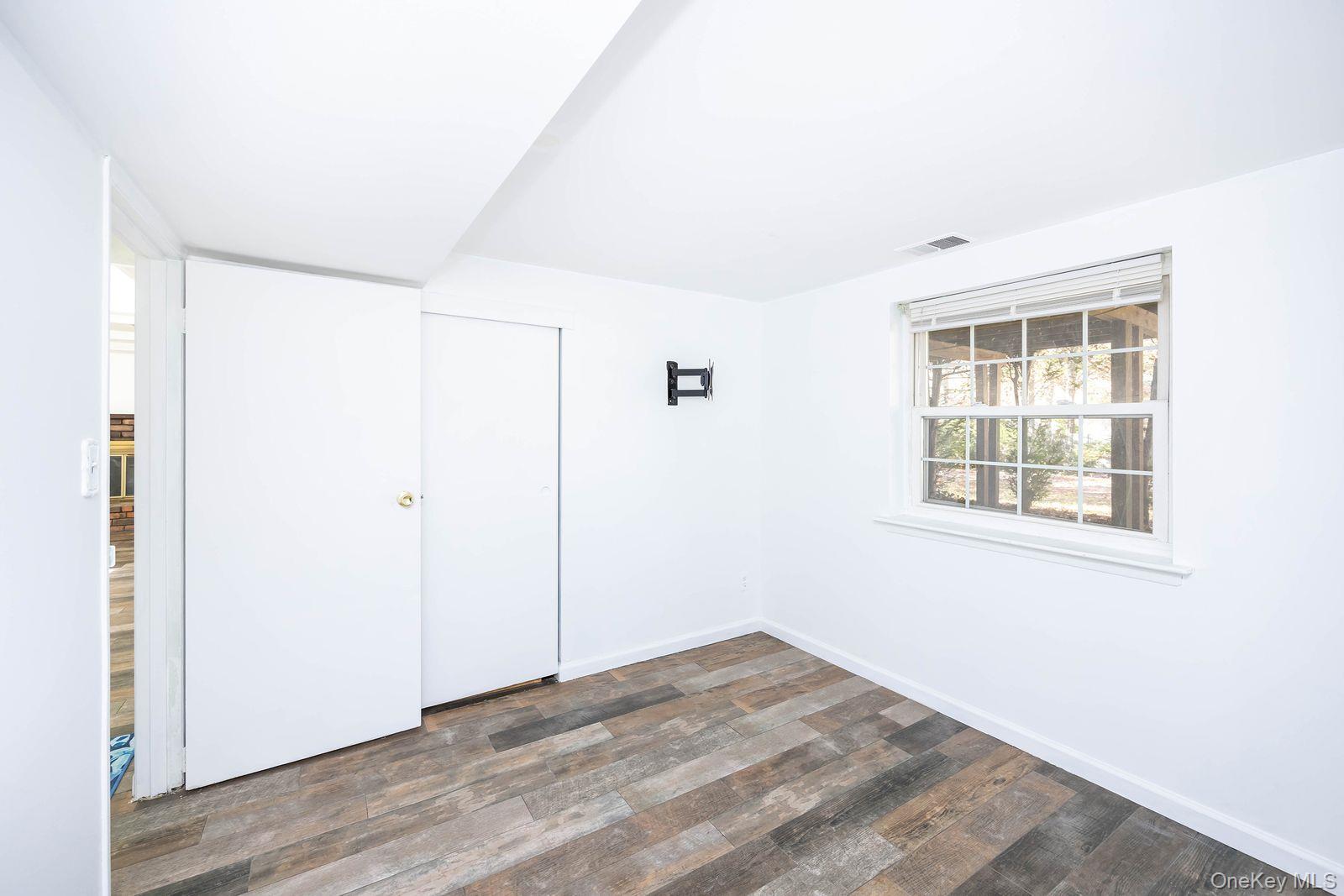 #10 photo, 15 Mayflower Lane, East Setauket , NY 11733