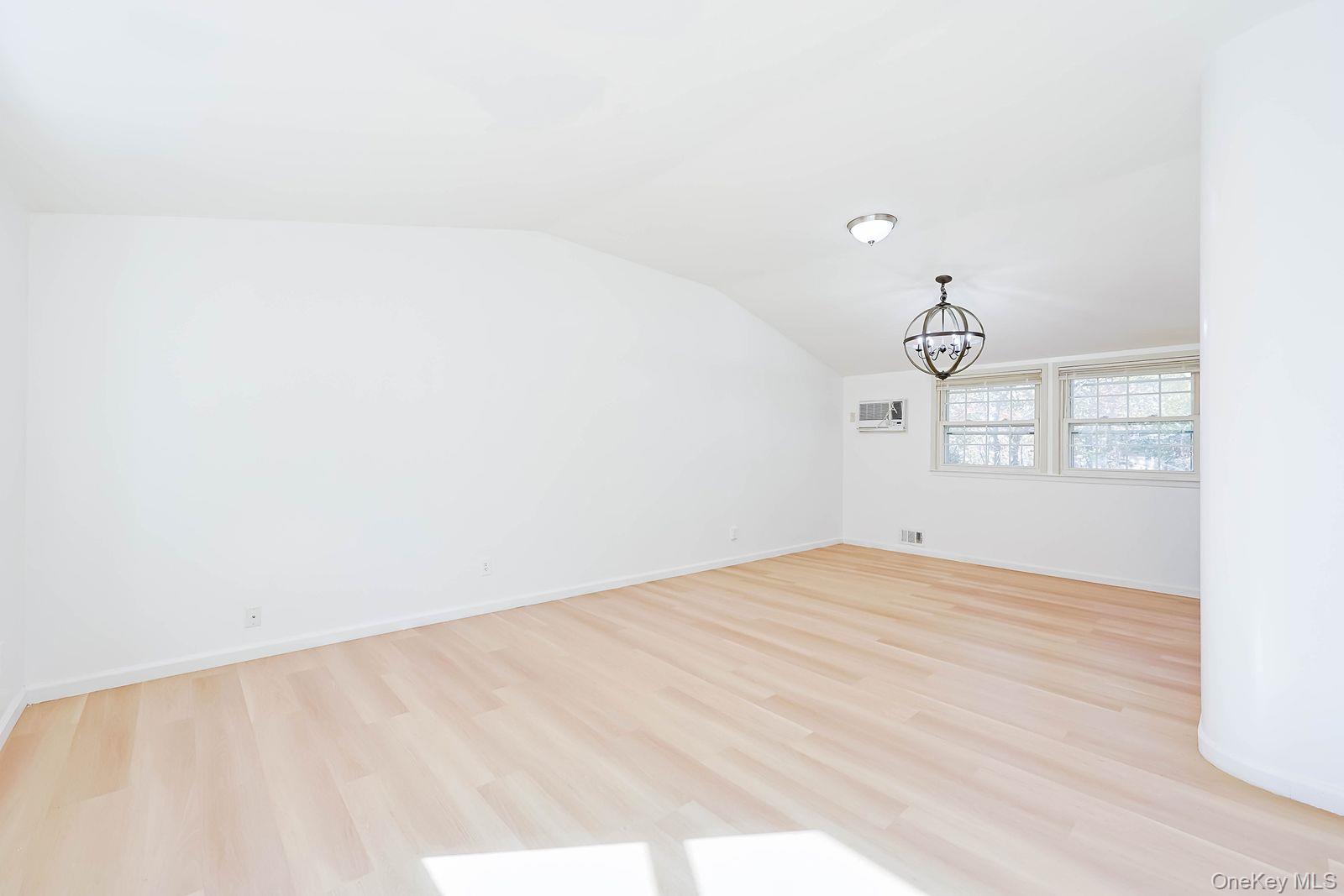 #12 photo, 15 Mayflower Lane, East Setauket , NY 11733