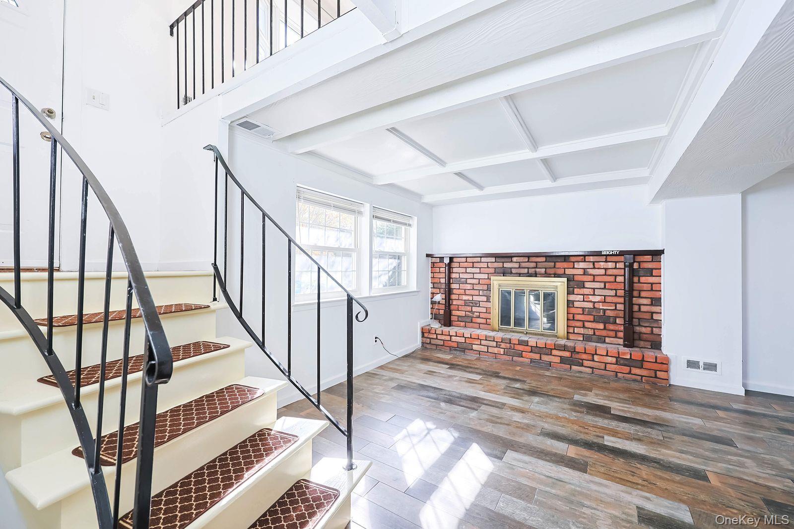 #17 photo, 15 Mayflower Lane, East Setauket , NY 11733