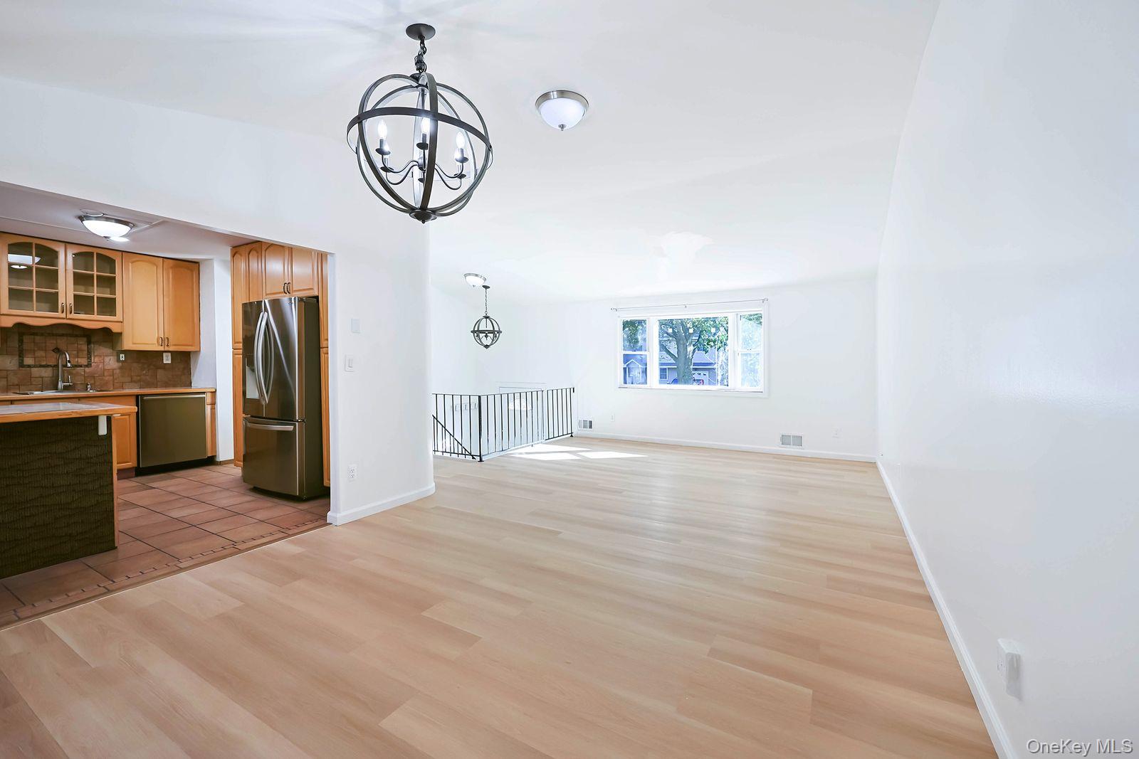 #6 photo, 15 Mayflower Lane, East Setauket , NY 11733