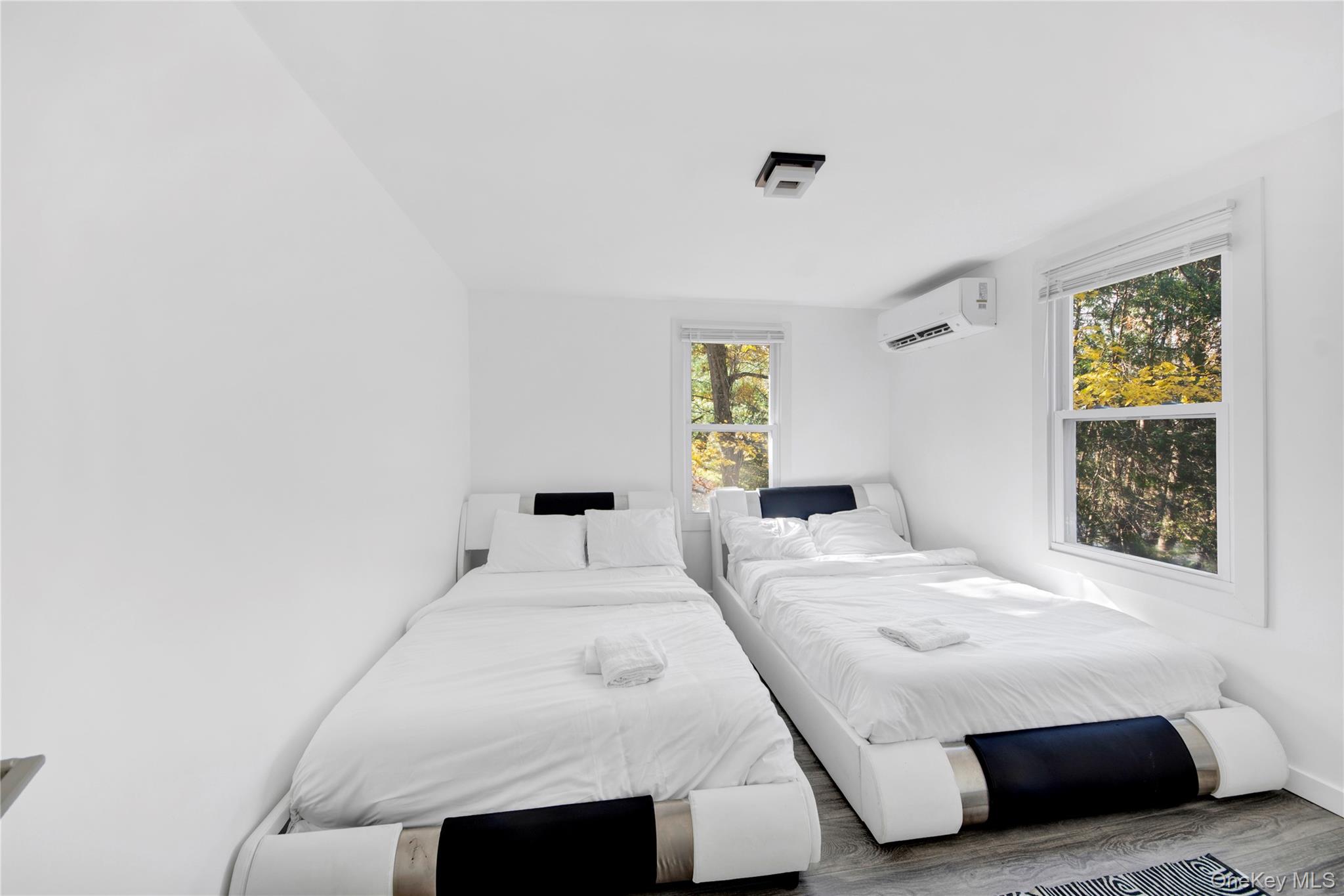 #14 photo, 350 Old Post Road, Marlboro , NY 12542