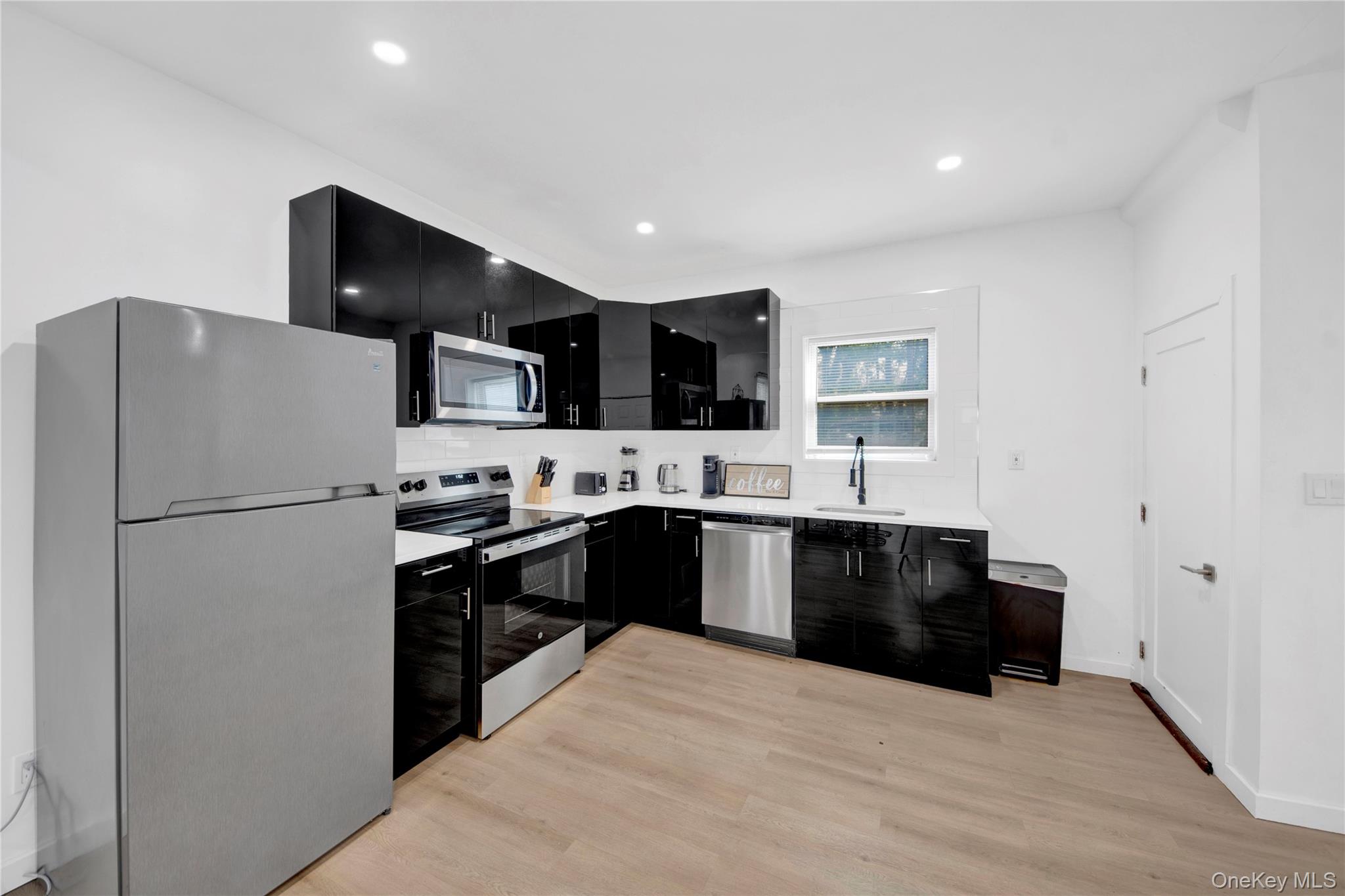 #4 photo, 350 Old Post Road, Marlboro , NY 12542