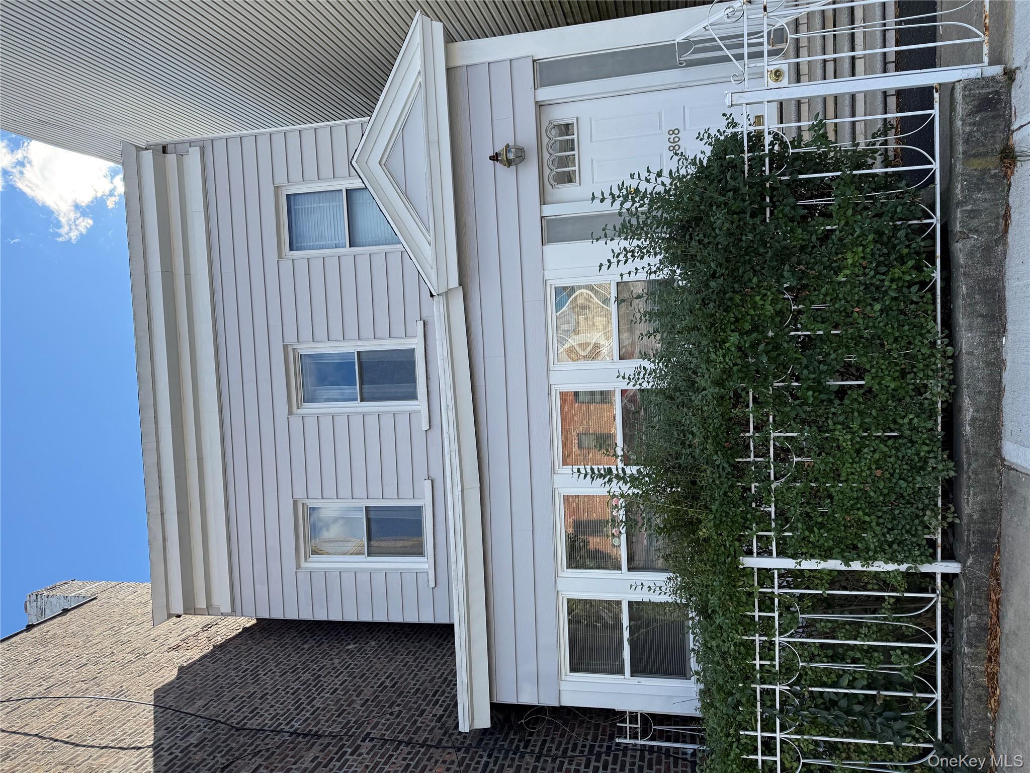 #1 photo, 868 Morris Park Avenue, Bronx , NY 10462