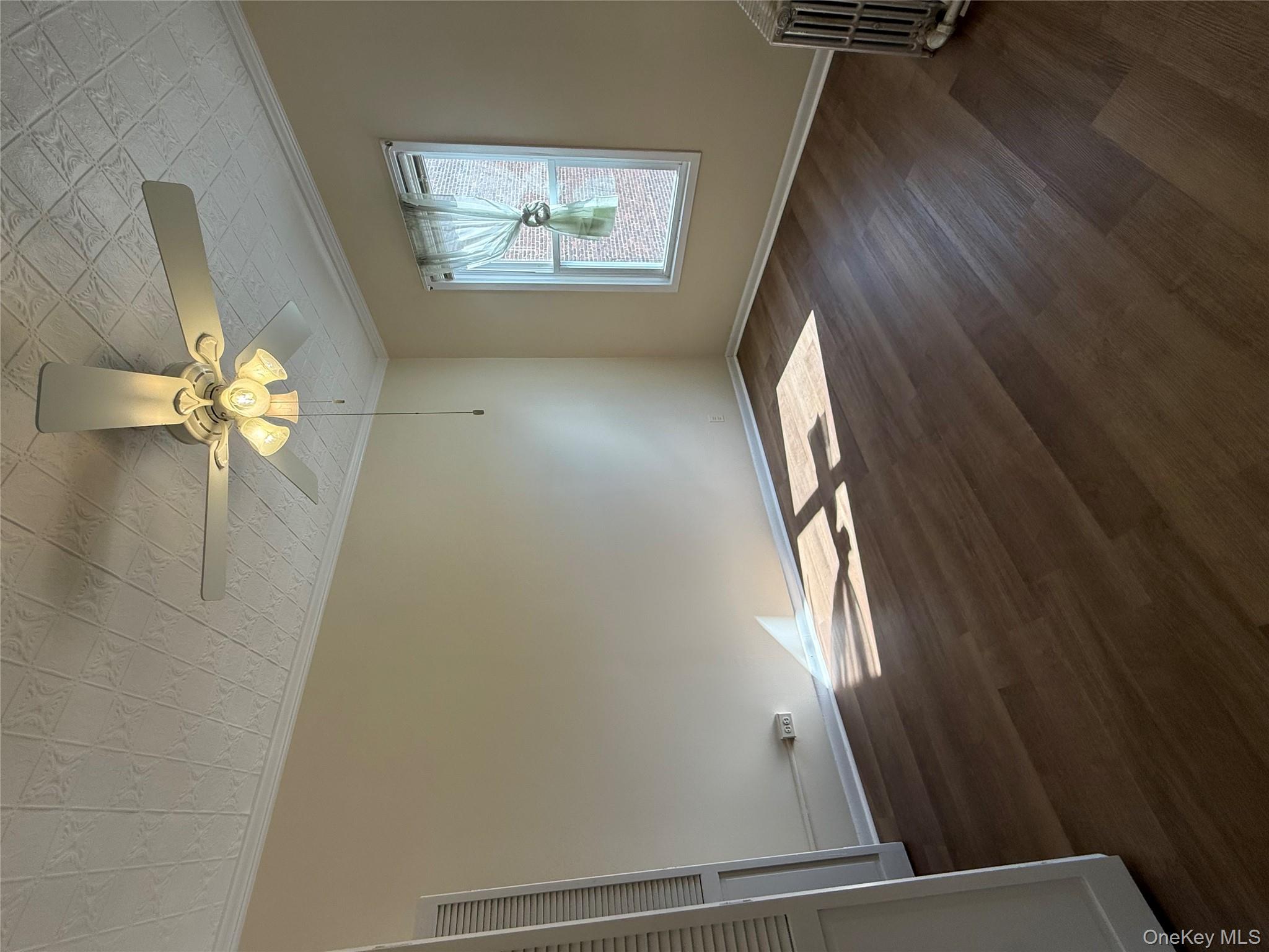 #13 photo, 868 Morris Park Avenue, Bronx , NY 10462