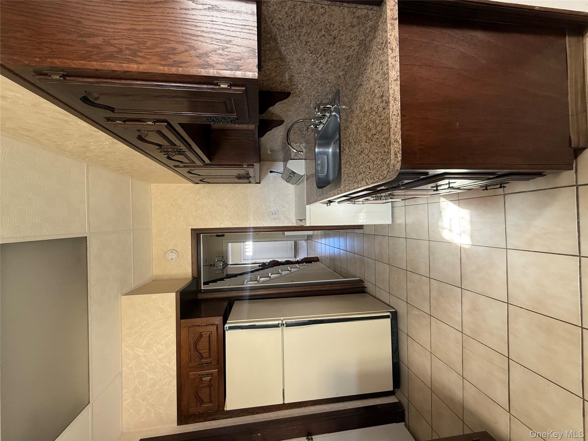 #2 photo, 868 Morris Park Avenue, Bronx , NY 10462