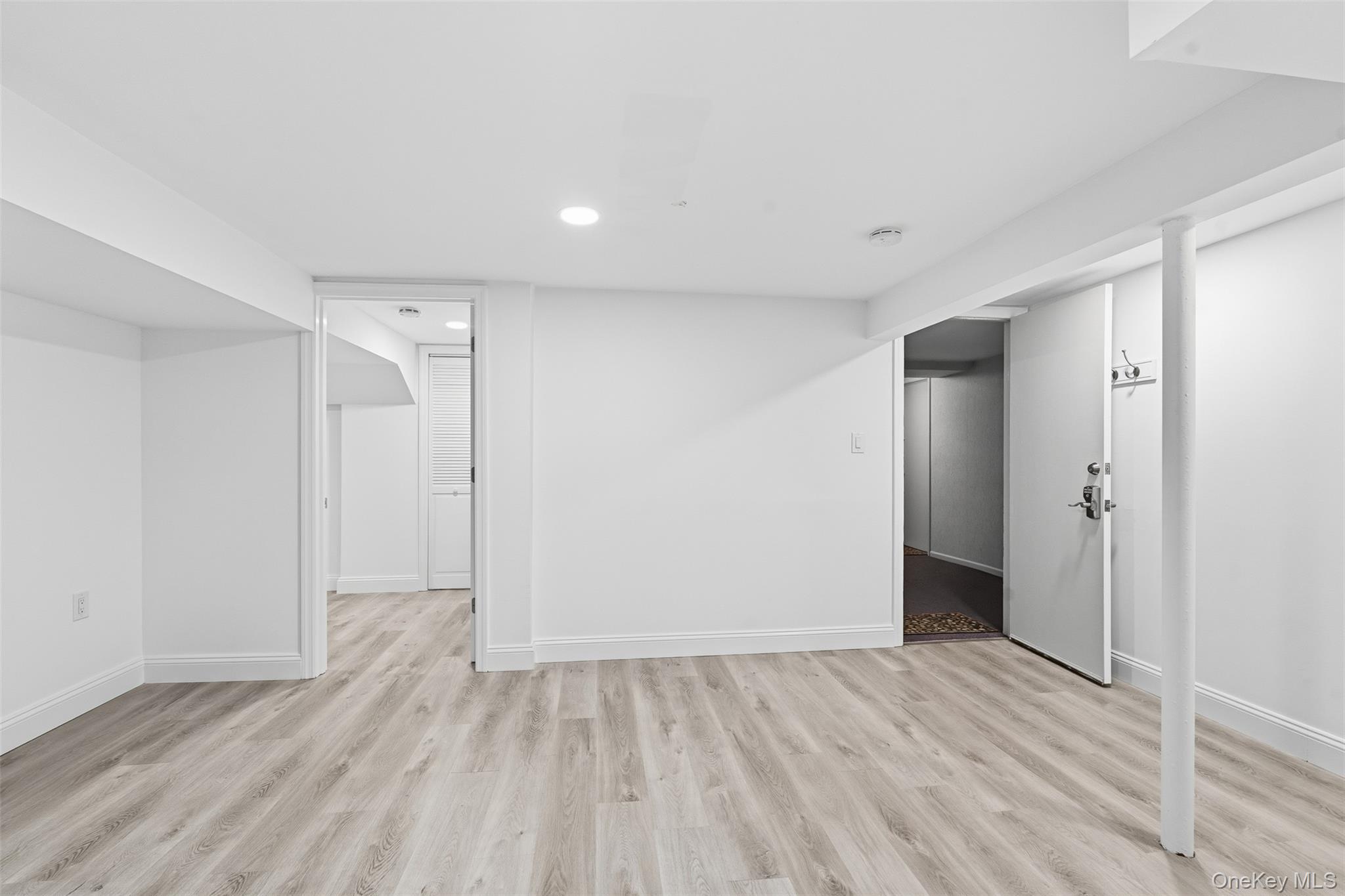 #13 photo, 31 Milford Lane, Suffern , NY 10901