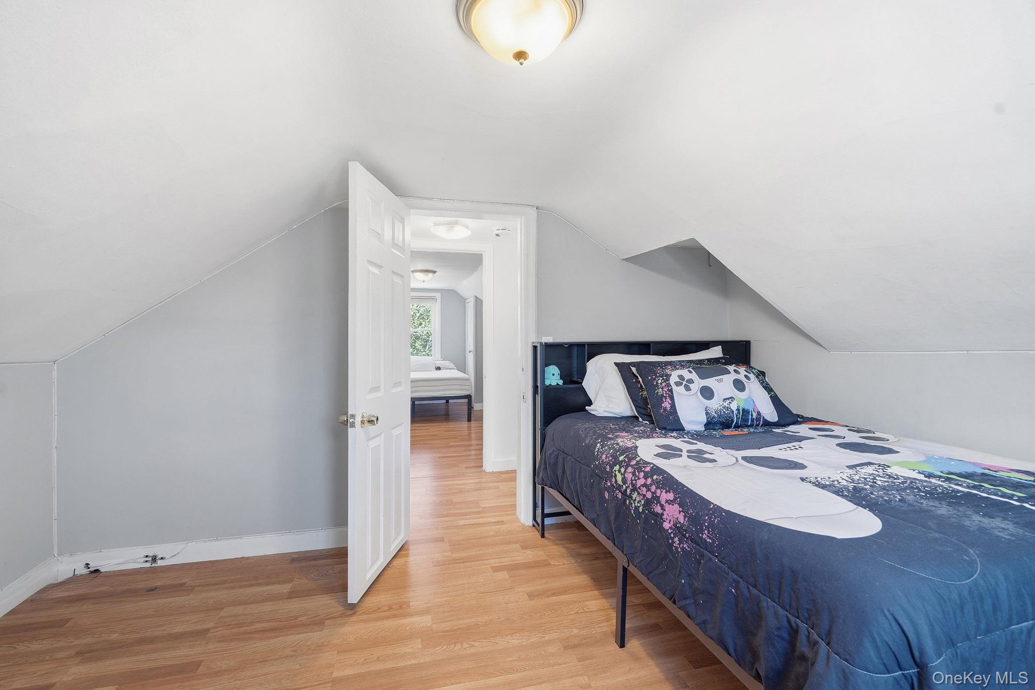 #11 photo, 124 W Lincoln Avenue, Mount Vernon , NY 10550