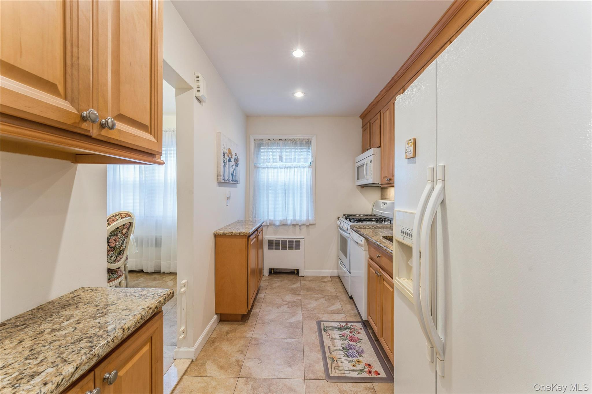 #10 photo, 244-25 57th Drive, Douglaston , NY 11362