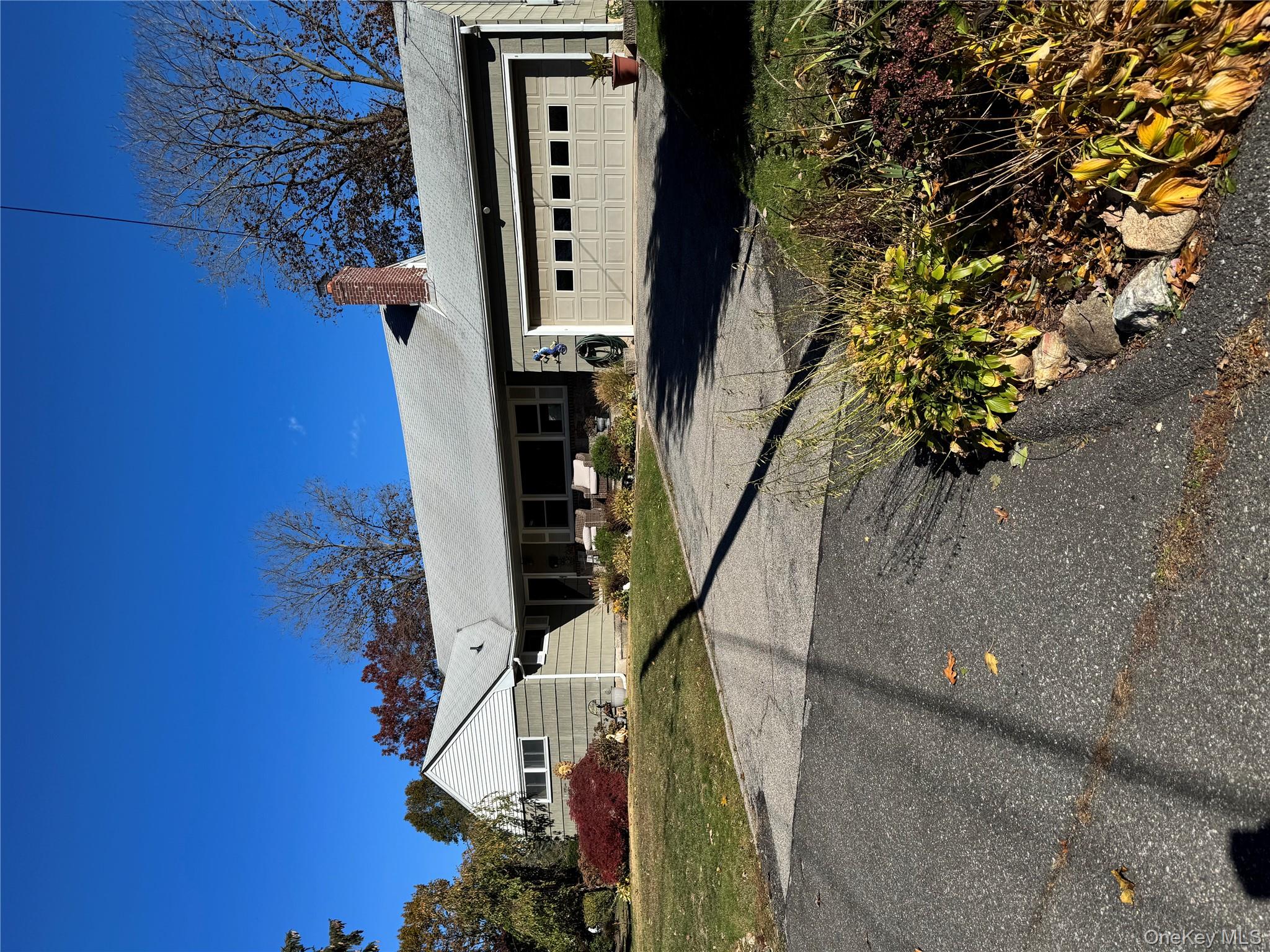 #2 photo, 1 Glades Way, Halesite , NY 11743