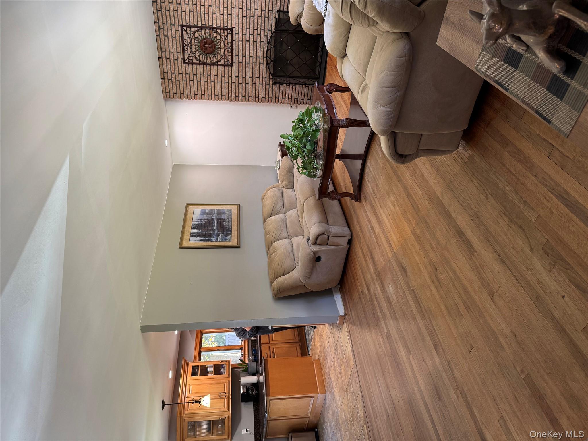 #4 photo, 1 Glades Way, Halesite , NY 11743