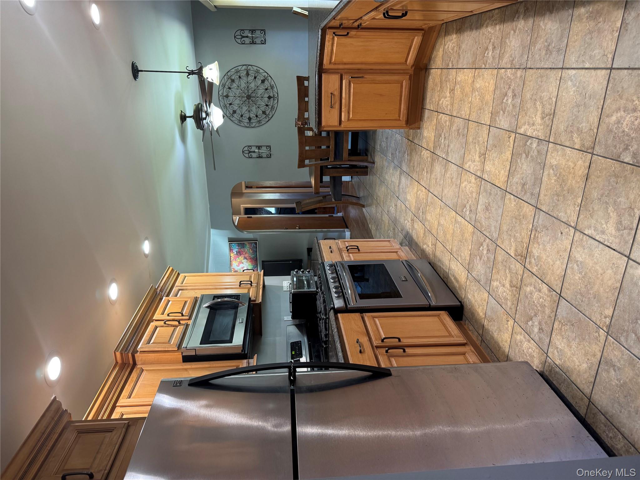 #5 photo, 1 Glades Way, Halesite , NY 11743