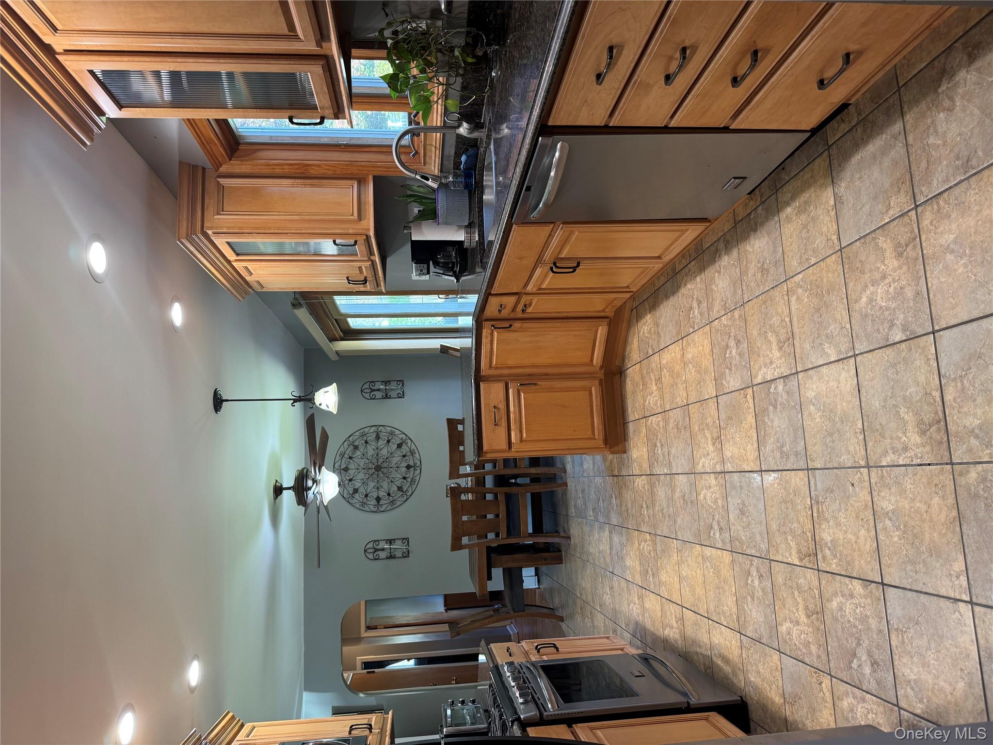 #6 photo, 1 Glades Way, Halesite , NY 11743