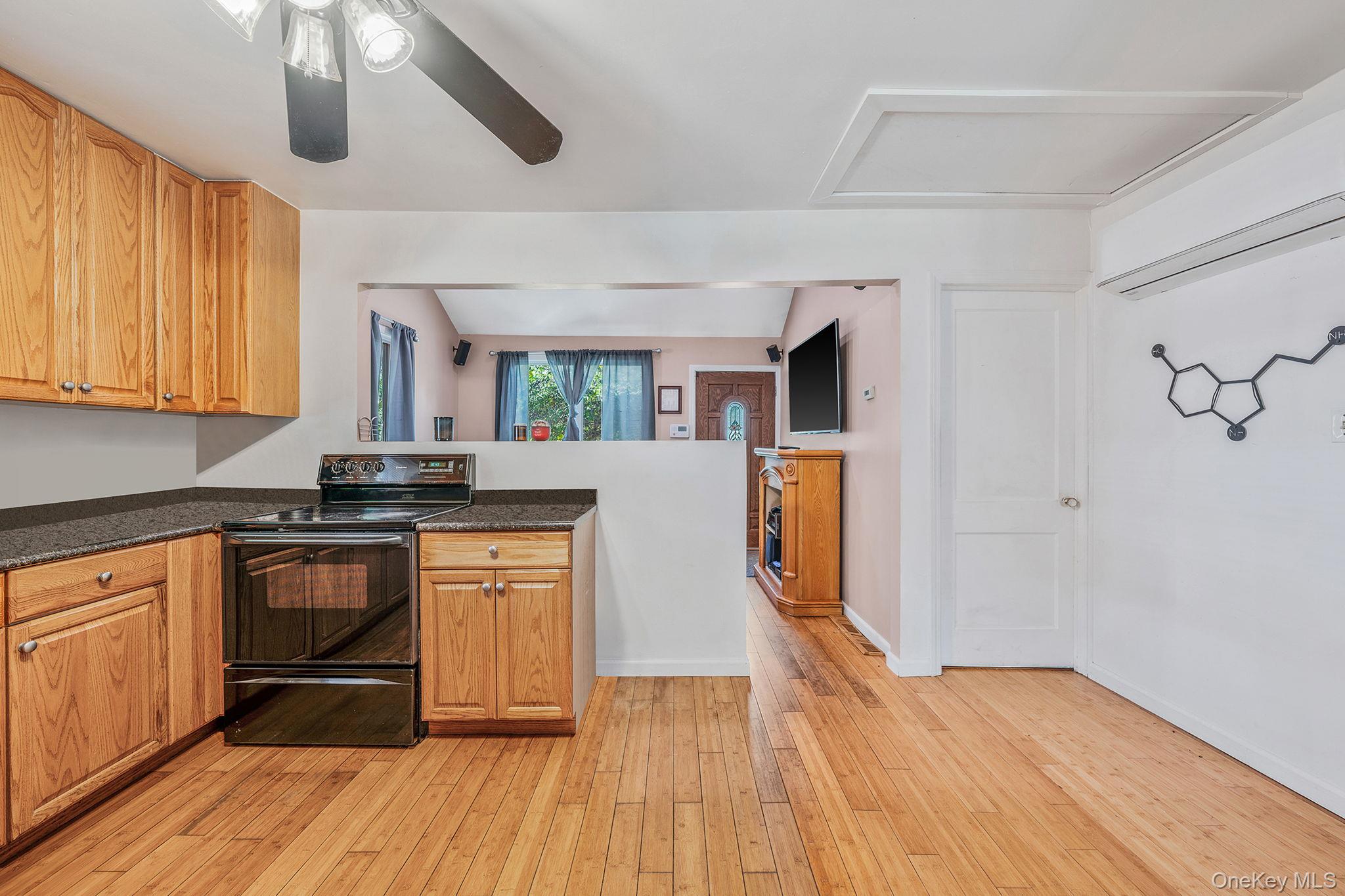 #4 photo, 128 Lakeside Trail, Ridge , NY 11961