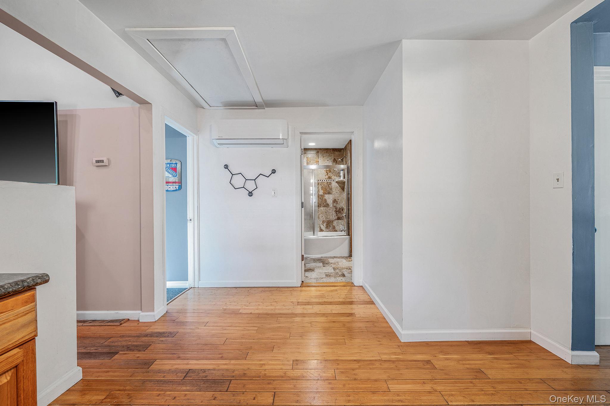 #7 photo, 128 Lakeside Trail, Ridge , NY 11961