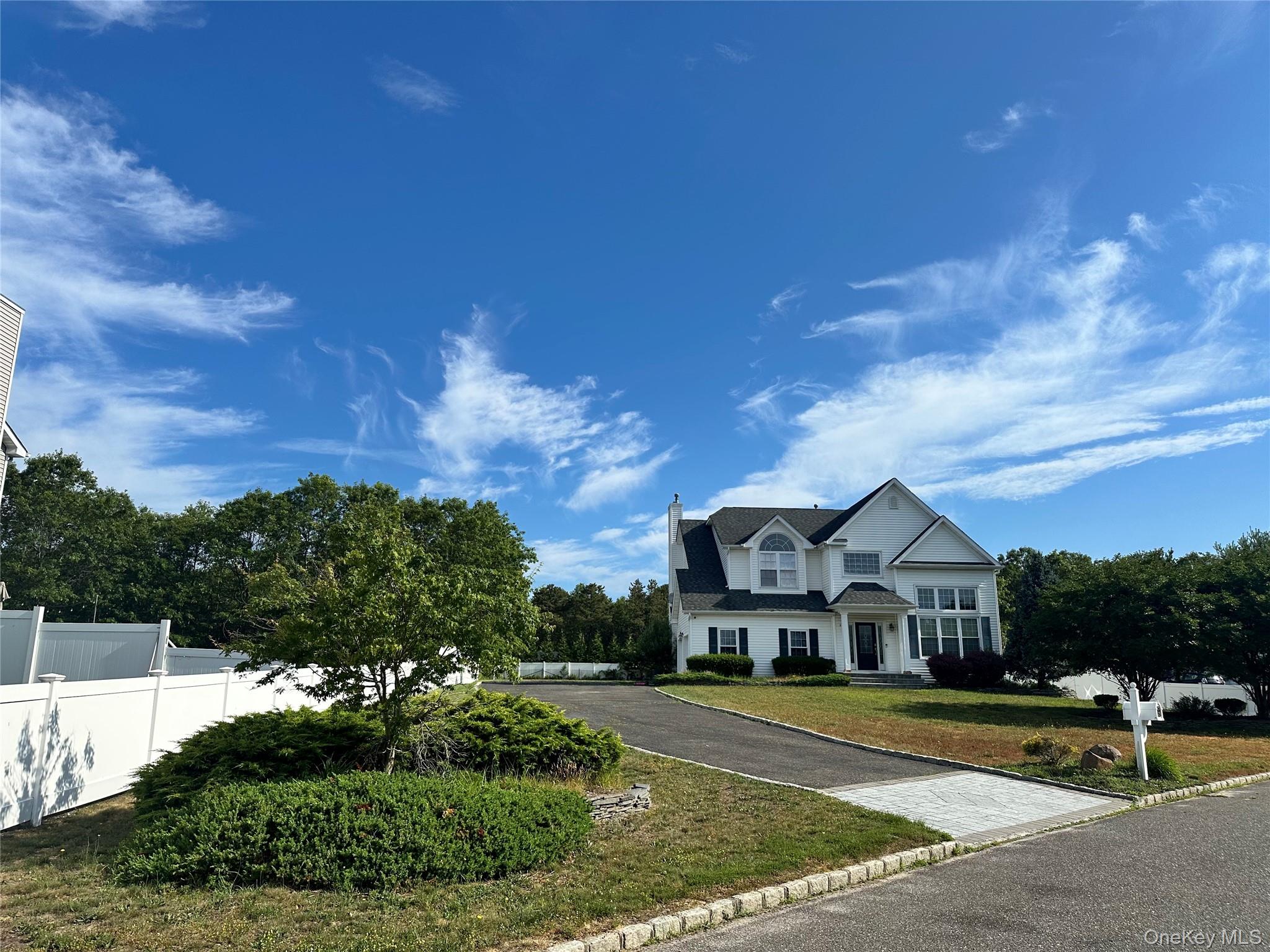 #2 photo, 3 Camden Court, Medford , NY 11763