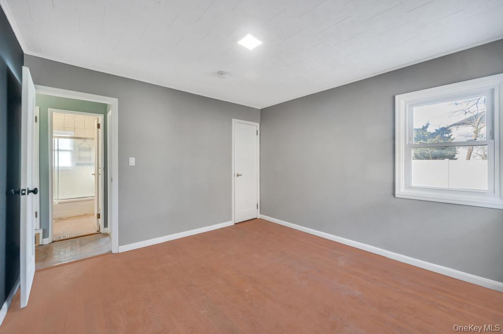 #10 photo, 627 10th Avenue, New Hyde Park , NY 11040