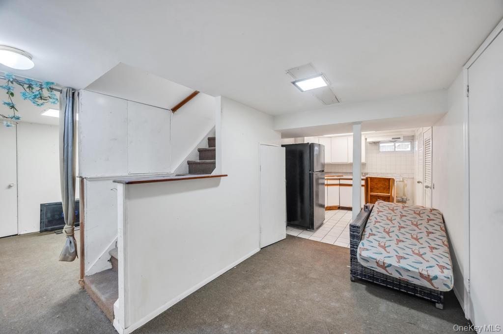 #19 photo, 627 10th Avenue, New Hyde Park , NY 11040