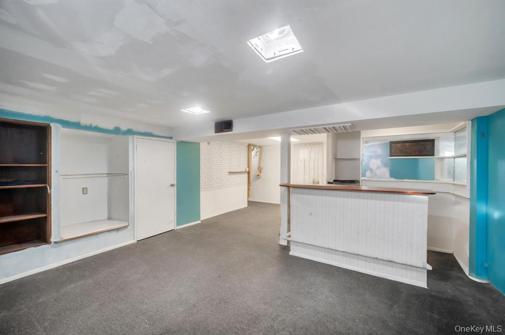 #20 photo, 627 10th Avenue, New Hyde Park , NY 11040