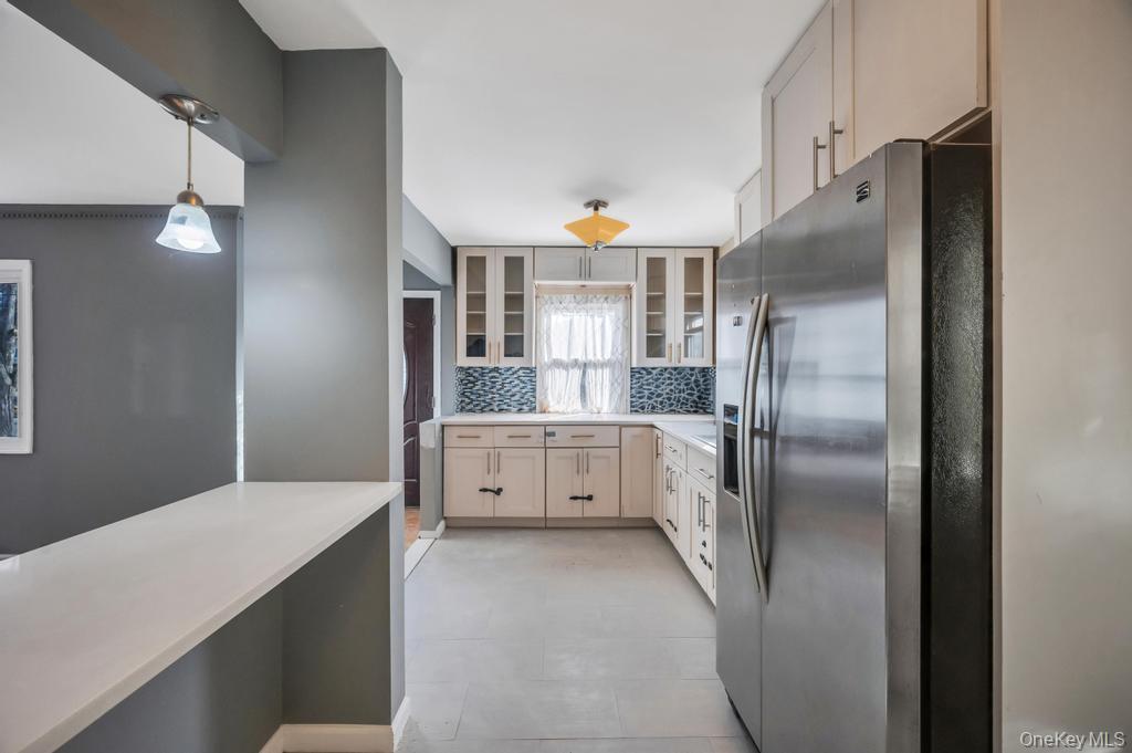 #5 photo, 627 10th Avenue, New Hyde Park , NY 11040