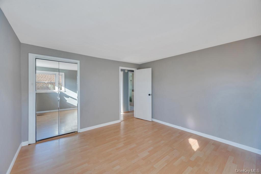 #7 photo, 627 10th Avenue, New Hyde Park , NY 11040