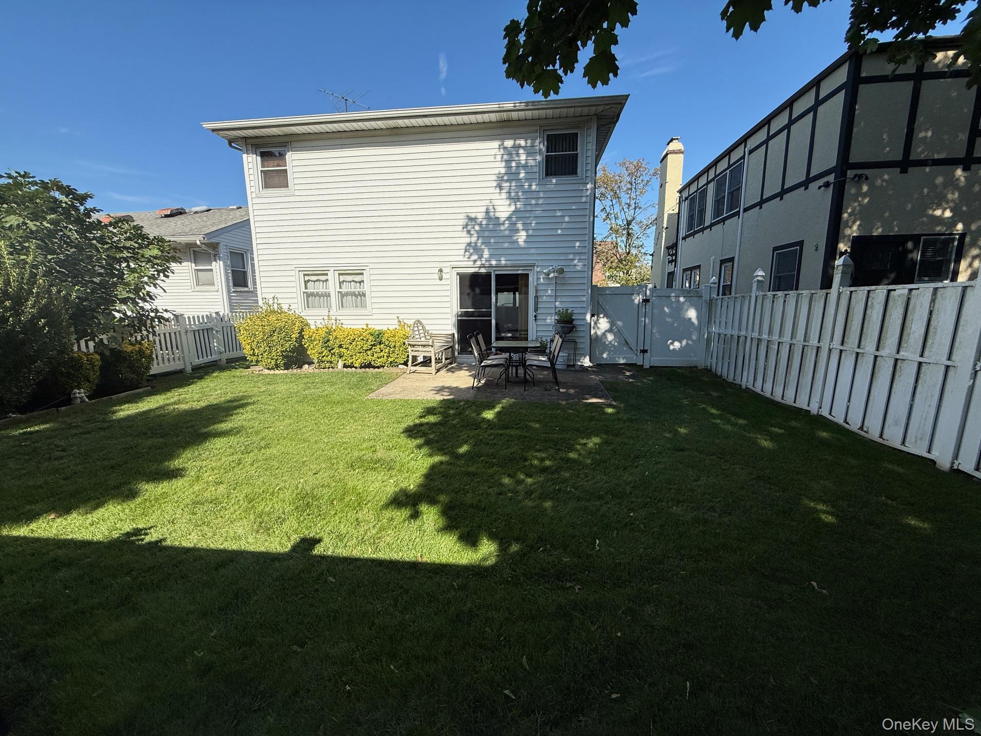 #4 photo, 218 Colony Colony Street, West Hempstead , NY 11552