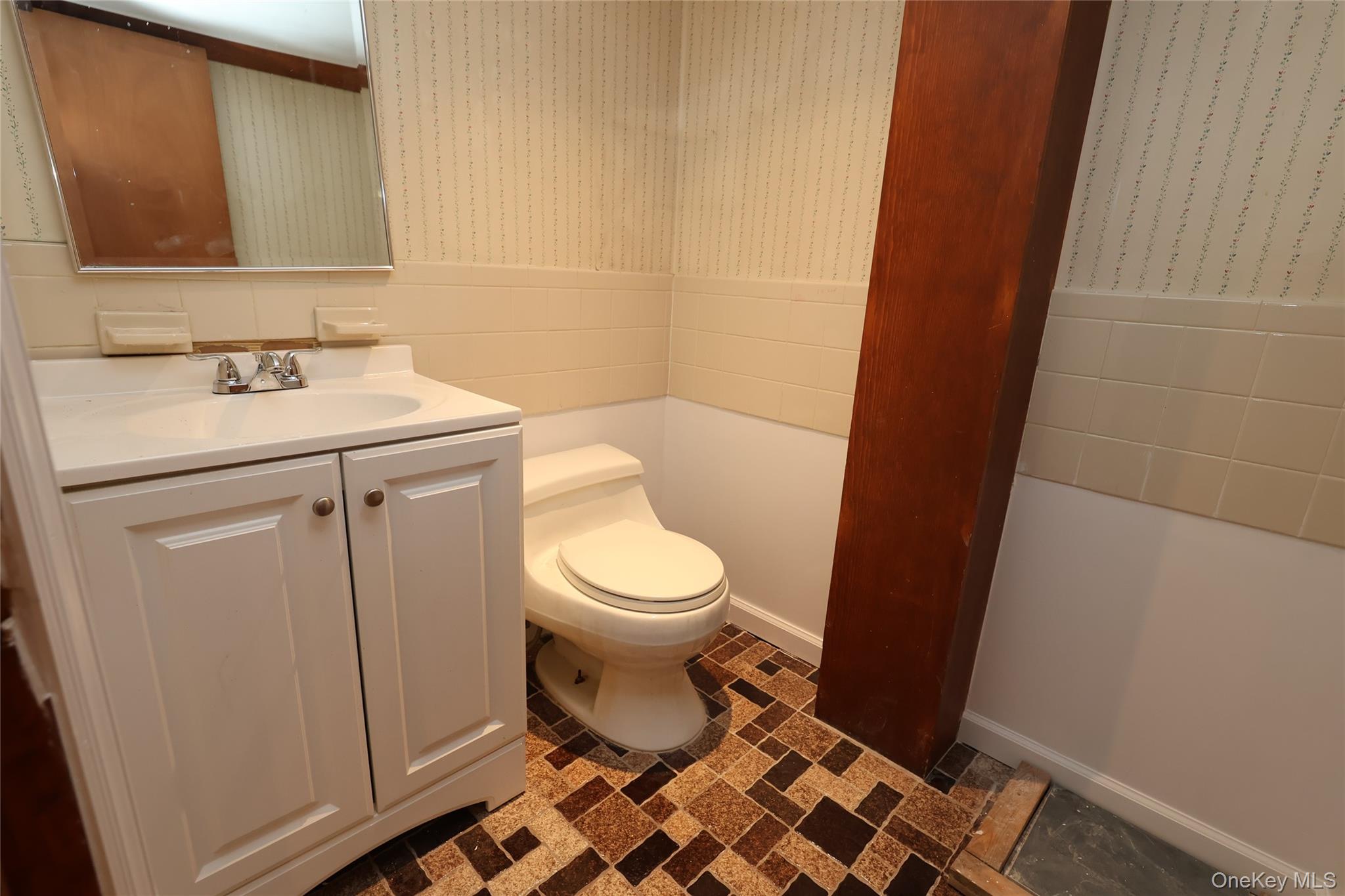 #16 photo, 726 Meisser Street, Franklin Square , NY 11010