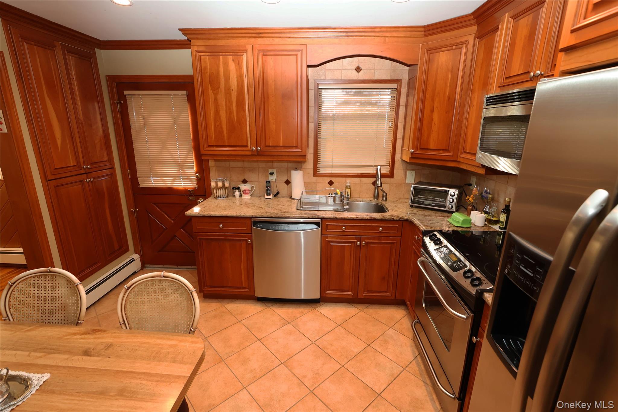 #8 photo, 726 Meisser Street, Franklin Square , NY 11010