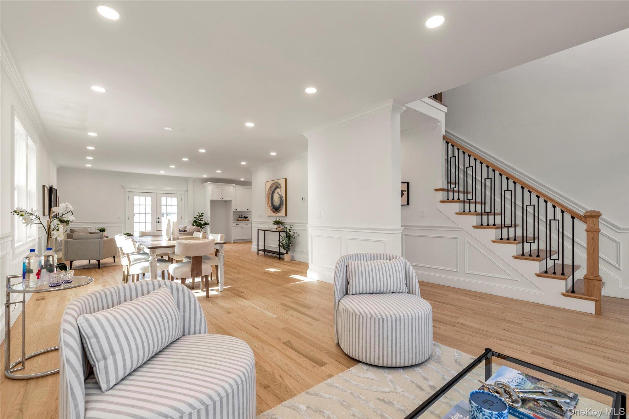 #2 photo, 21 Venus Road, Syosset , NY 11791