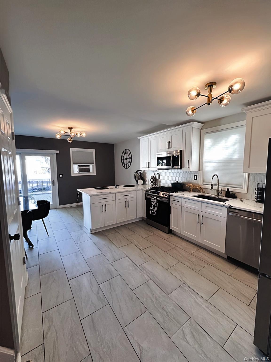 #6 photo, 130 Archer Avenue, Copiague , NY 11726