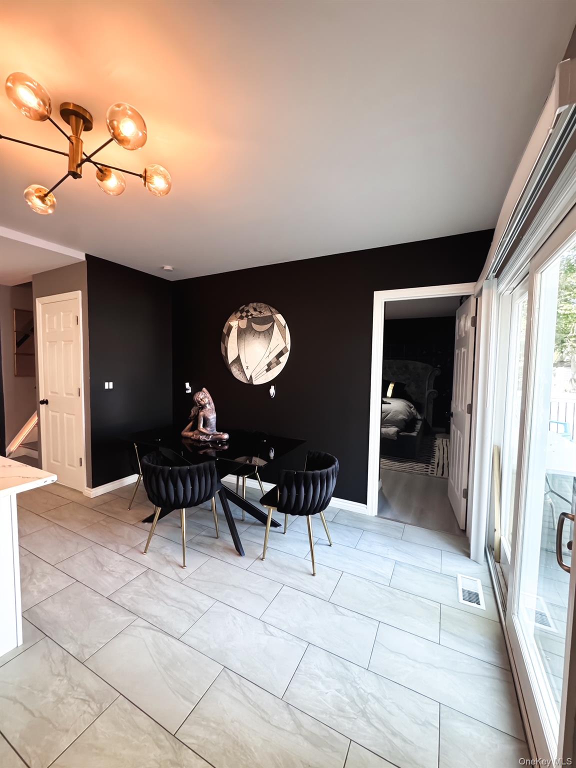 #8 photo, 130 Archer Avenue, Copiague , NY 11726