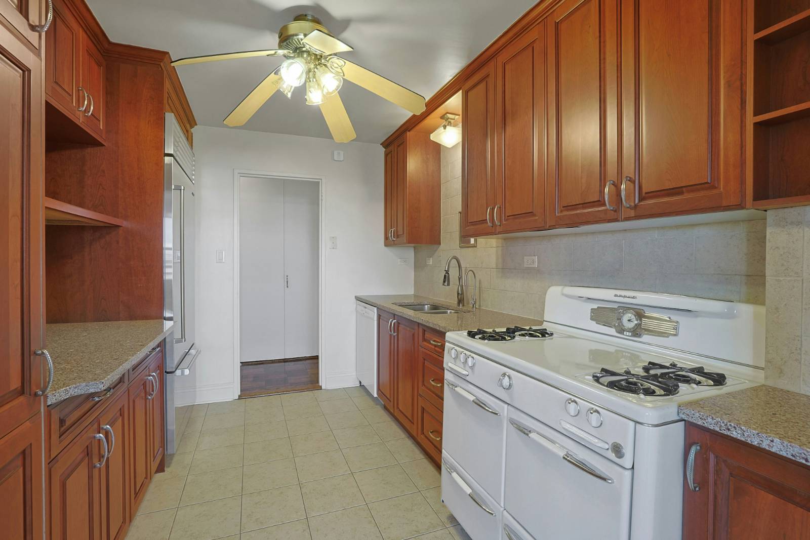 #8 photo, 3935 Blackstone Avenue, #11C, Riverdale , NY 10471