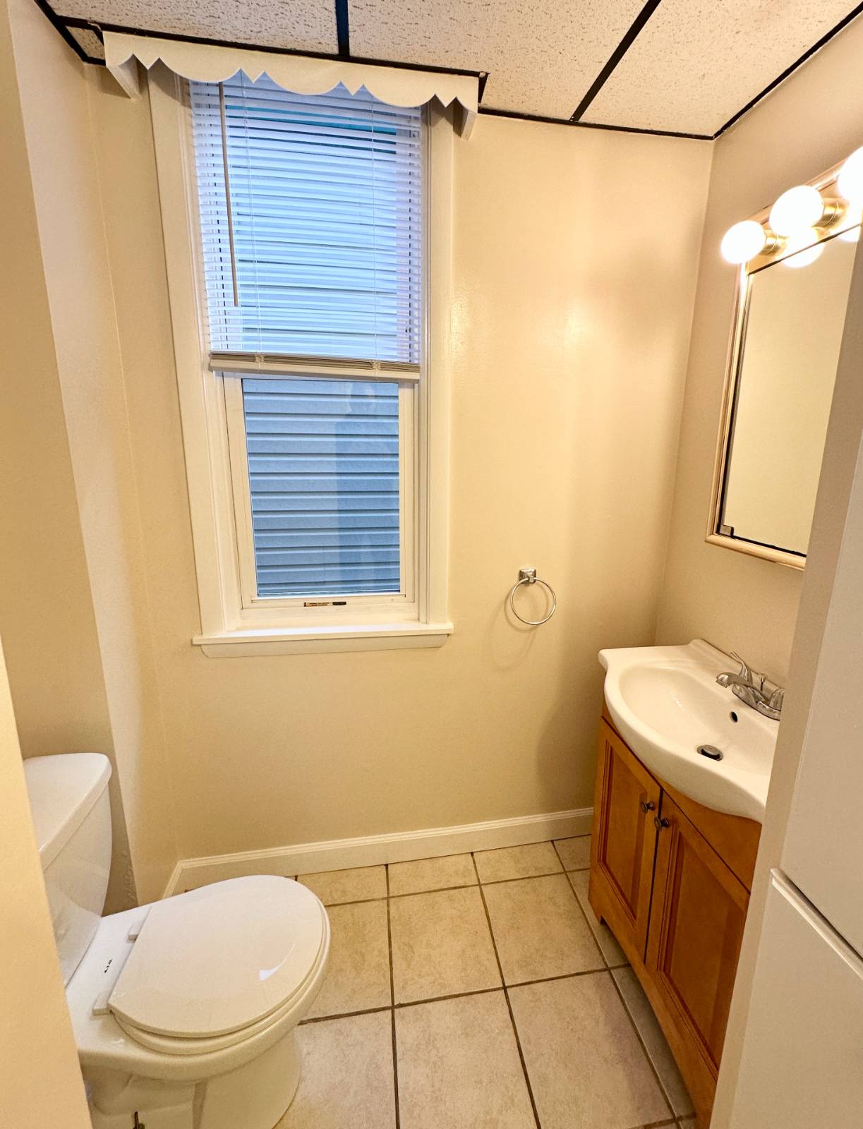 #9 photo, 1805 4th Ave., #2, Watervliet , NY 12189