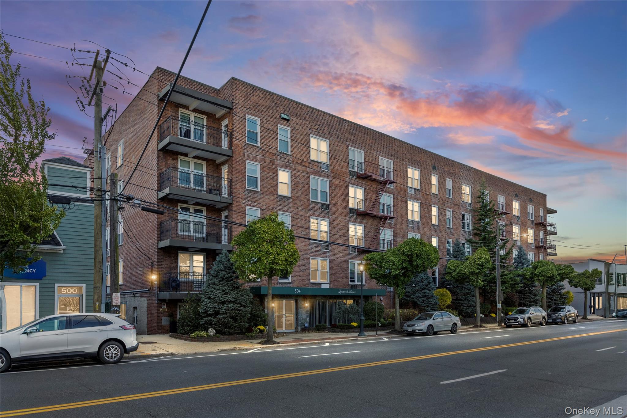 #19 photo, 504 Merrick Road, Lynbrook , NY 11563