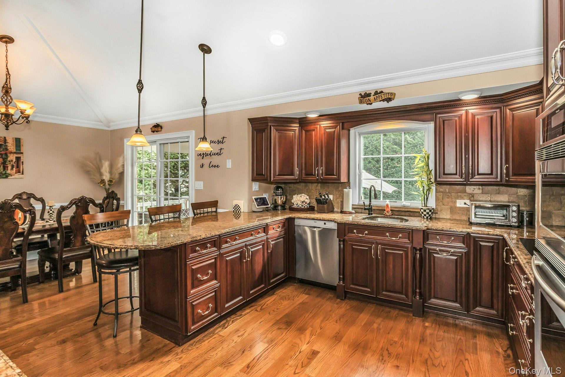 #11 photo, 944 Plum Tree Road, Westbury , NY 11590