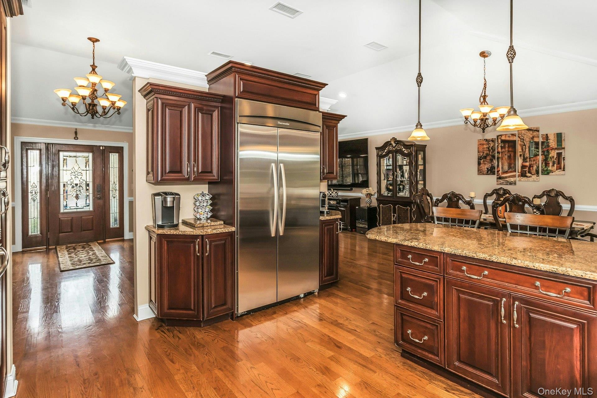 #12 photo, 944 Plum Tree Road, Westbury , NY 11590