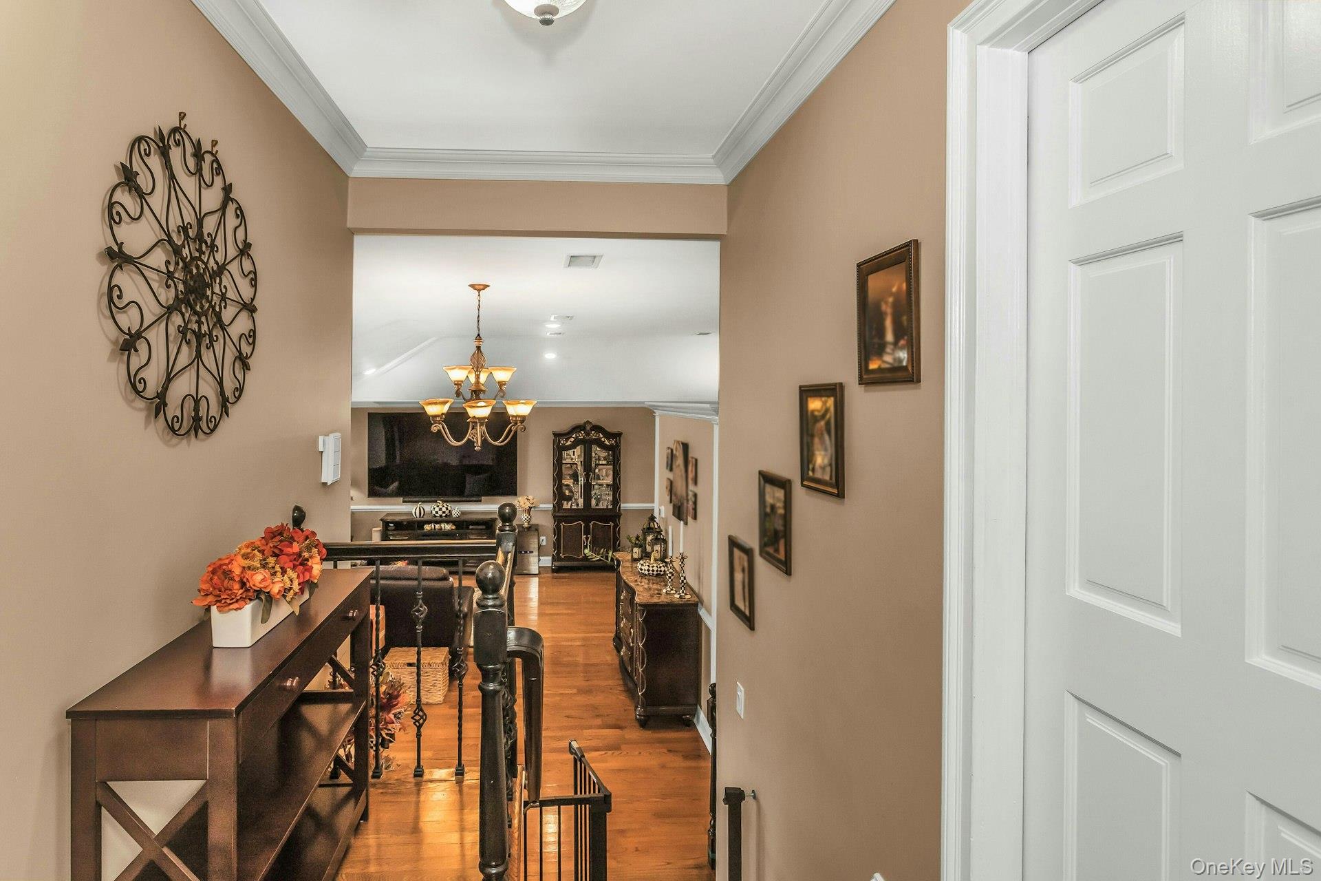 #13 photo, 944 Plum Tree Road, Westbury , NY 11590