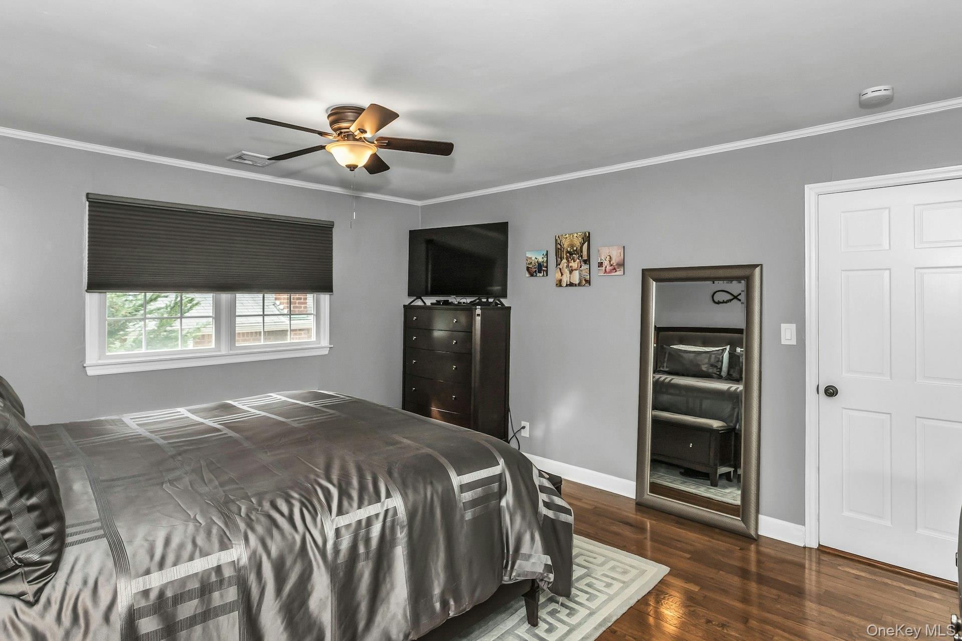 #15 photo, 944 Plum Tree Road, Westbury , NY 11590