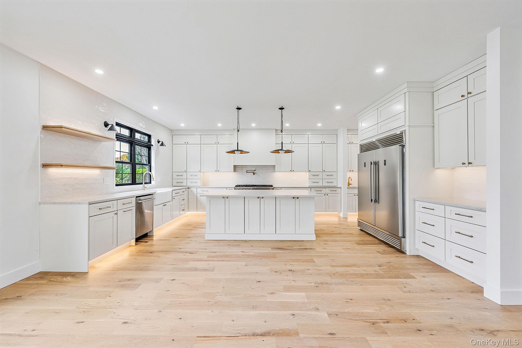 #10 photo, 2542 Lefferts Place, Bellmore , NY 11710